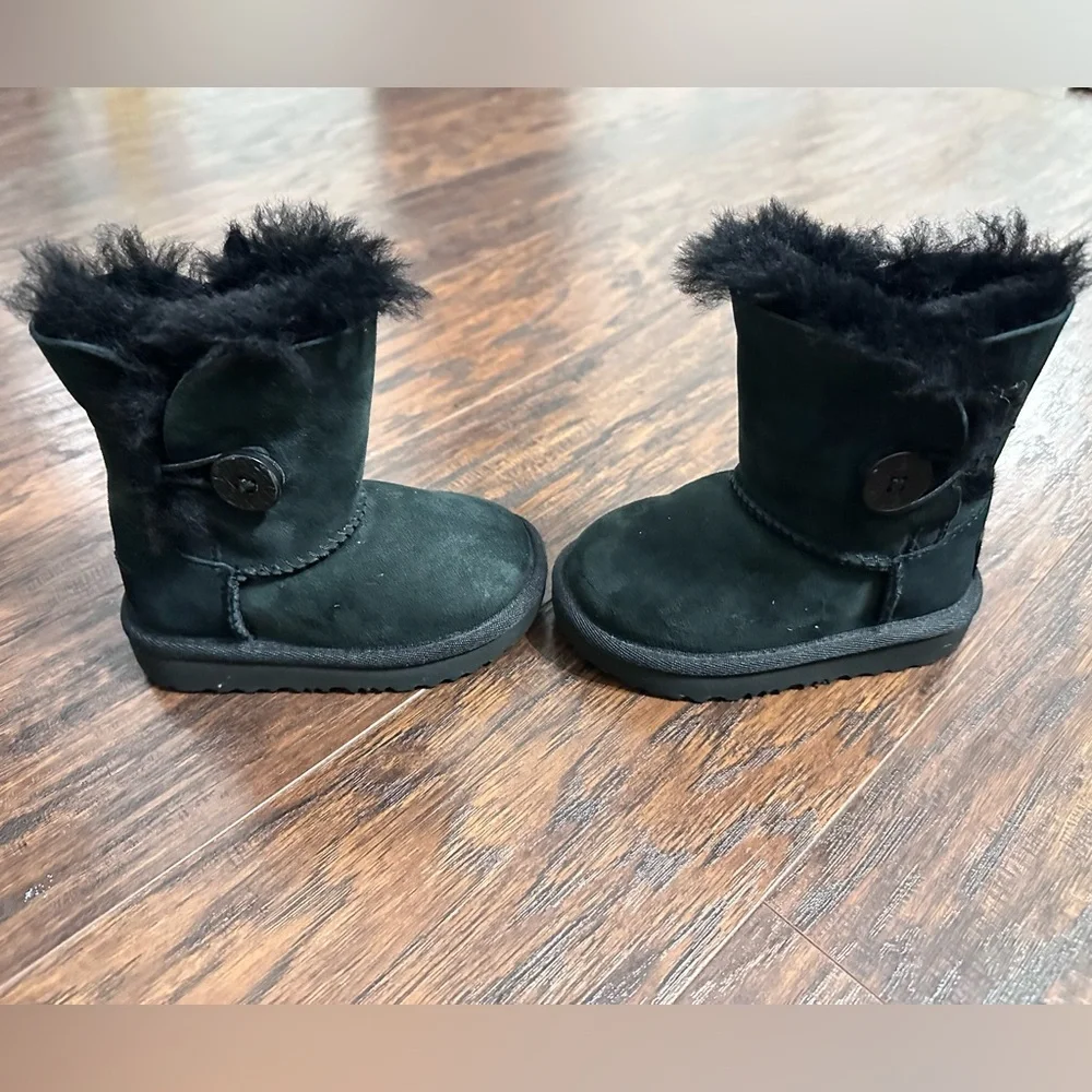 UGG Bailey Boot Toddler Size 6
